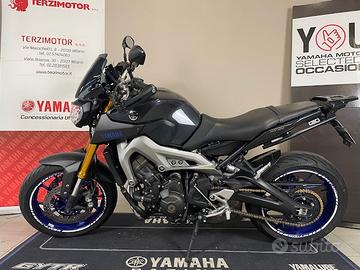 Yamaha MT-09 Race blu / Matt grey
