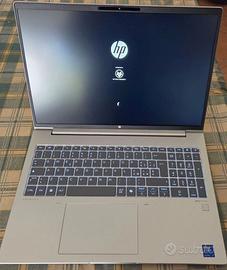 HP ProBook 460 G11 Intel Ultra 7 schermo 16'