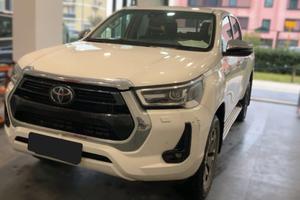 Toyota Hilux 2.8 D-4D Double Cab Executive 4x4 204