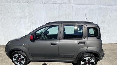 Fiat Panda 1.0  Hybrid Cross - versione Red