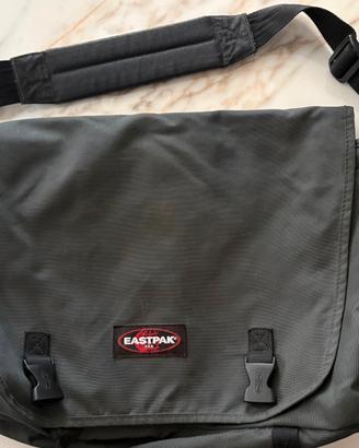 Borsa a tracolla Eastpak