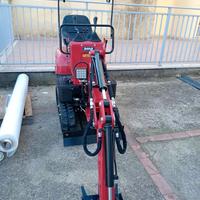 Escavatore Ama EAG100T con motore a benzina da 306
