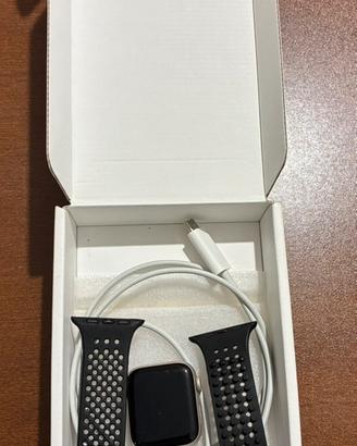 Apple Watch SE 2 Starlight 40mm Cinturino e Cavo