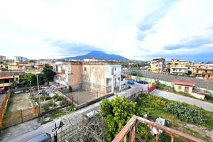 5 LOCALI A TORRE ANNUNZIATA