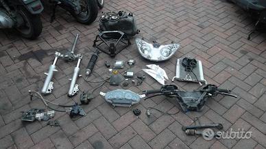 X8 400 '08: motore scudo farfallato forcella pinza