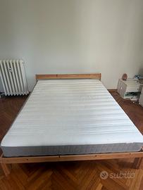 Letto e materasso matrimoniale