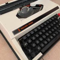 Macchina da scrivere Rover 2000