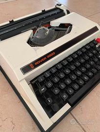 Macchina da scrivere Rover 2000