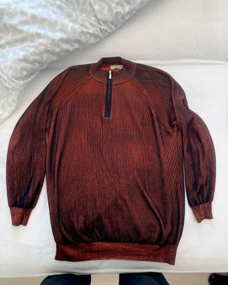 Maglione bicolore nero e arancione in cotone