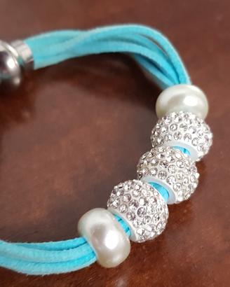Bracciale azzurro effetto velluto charms brillanti