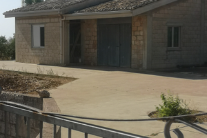 Rustico civile abitazione con terreno