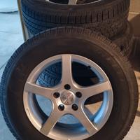 cerchi in lega con gomme pirelli