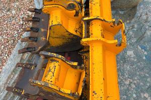 A286- ATTACO RAPIDO CON 3 BENE PER ESCAVATORE 25-3