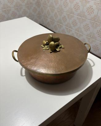 Pentola rame martellato con dettaglio in ottone