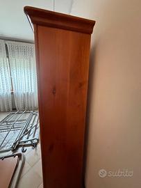 Mobile Vetrina in legno di Ciliegio massiccio