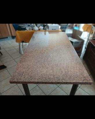 Tavolo in in legno usato