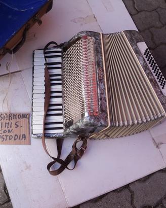 Fisarmonica di marca timis