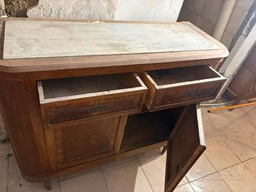 Credenza antica