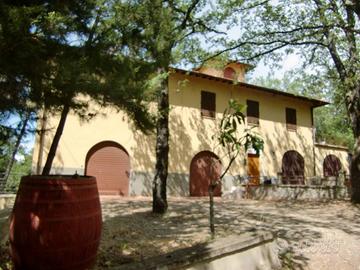 Villa di 564 m² con più di 5 locali e box auto dop