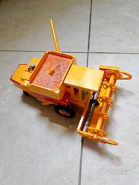 Mietitrebbia New Holland TR85 Britains 1:32 Vintag