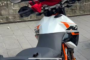 KTM 990 supermoto