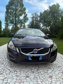 Volvo V60 D2 (1.6D) momentum - 2011