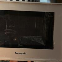 Micronde Panasonic inverter NN -GD462M