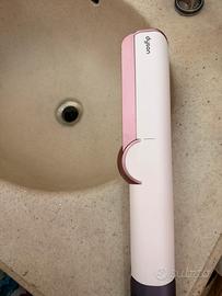 Dyson airstrait