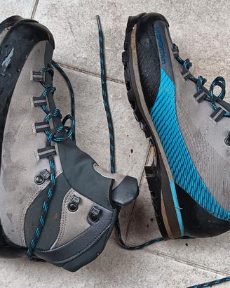 scarponi montagna donna n. 40
