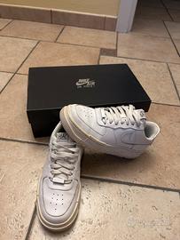 Scarpe Nike “Air Force One” N37/5 Bianche.