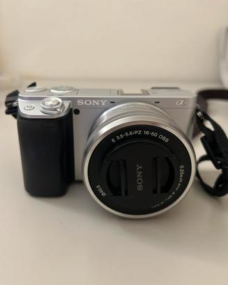 Sony a6400 con 16-50mm lens