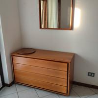 comodino e specchio 