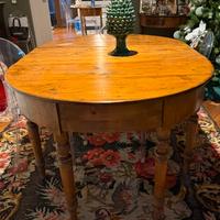 Tavolo antico siciliano rotondo allungabile
