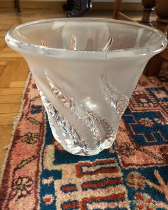 R. Lalique. Vaso in cristallo  "Lobelia"