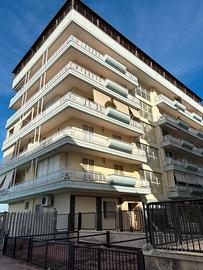 Zona 167: appartamento con veranda e posto auto