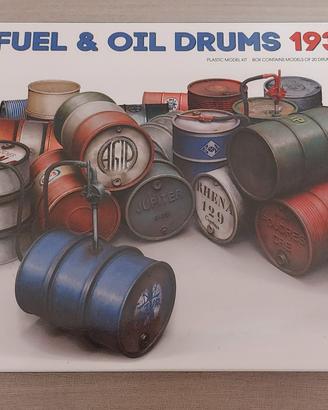 Model Kit - Fuel & Oil Drums 1930-50's