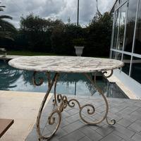 Tavolo da interno o da sotto veranda