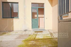 Indipendente con cortile, cantina e terrazza