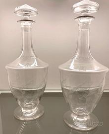 Due antichi decanter da tavola in cristallo