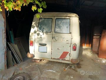 Furgone Fiat 238 anni '70 da restaurare