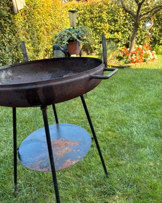 Barbecue a carbone artigianale robusto