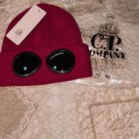 Berretto in lana CP Company di colore rosso