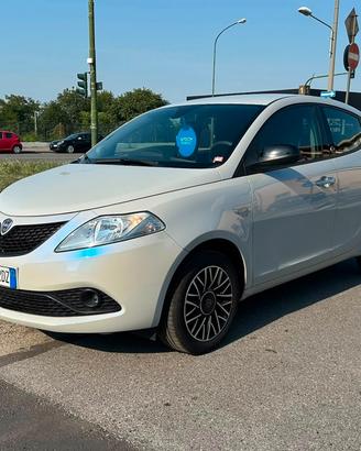 Lancia Ypsilon 1.2 69 CV 5 porte GPL Ecochic Gold