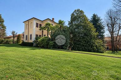 VILLA SINGOLA A PIANEZZA