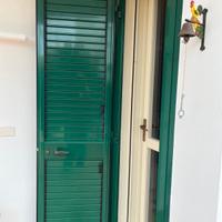 Porta persiana in alluminio verde