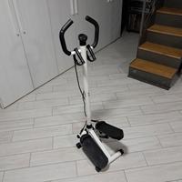 Stepper verticale con manubrio e display - Nuovo! 