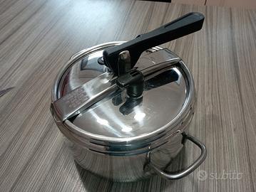 Pentola a pressione Lagostina 