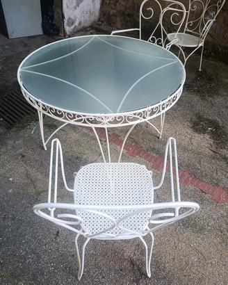 tavolo in ferro battuto 