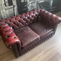 Due divani Chesterfield