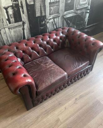 Due divani Chesterfield